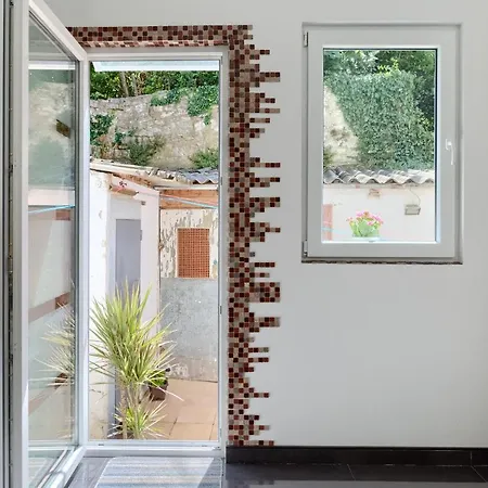 Large In Centre Pula! * Póla